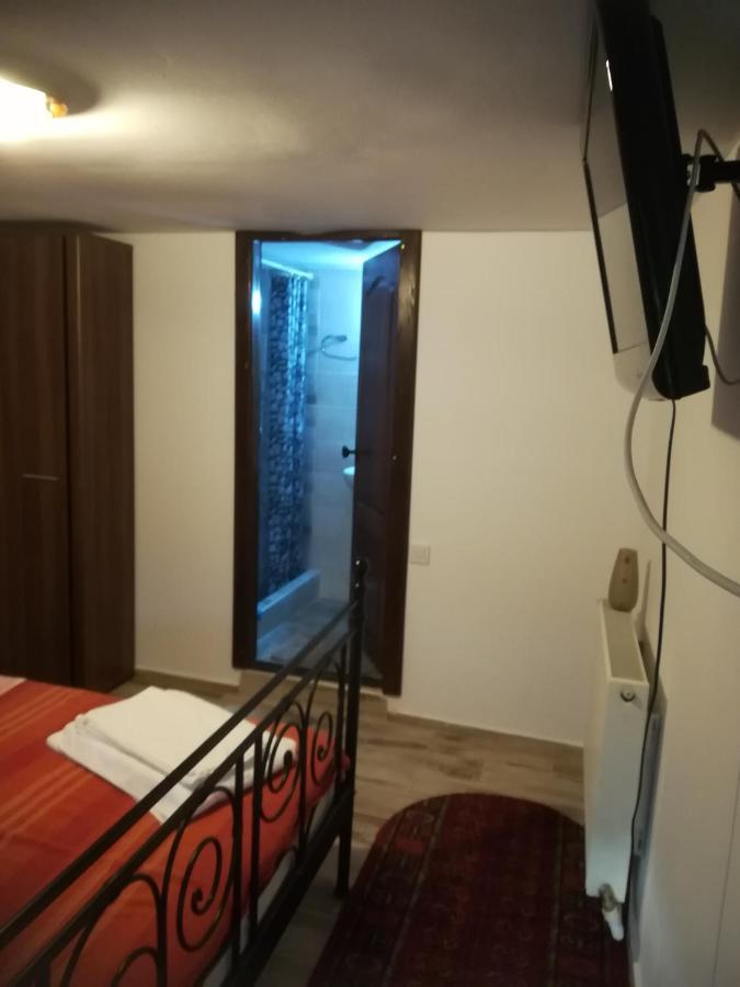 Vila Margareta Curtea De Arges Luaran gambar