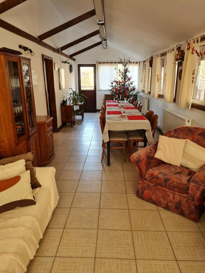 Vila Margareta Curtea De Arges Luaran gambar