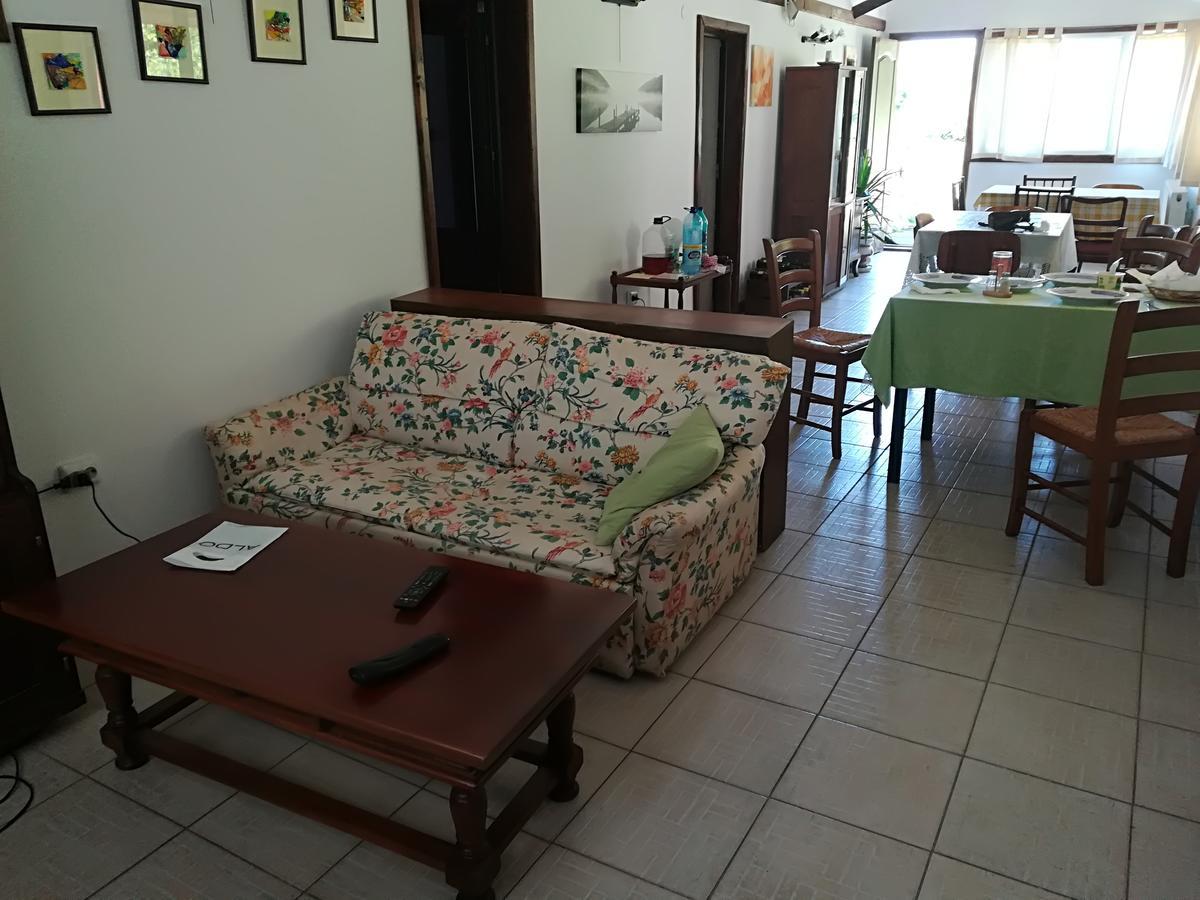 Vila Margareta Curtea De Arges Luaran gambar
